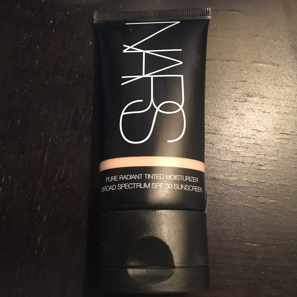 NARS Pure Radiant Tinted Moisturizer in Light 0
