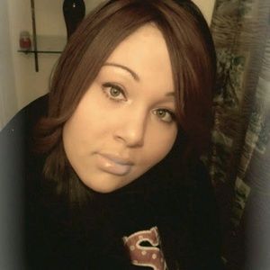 Meet your Posher, Monica