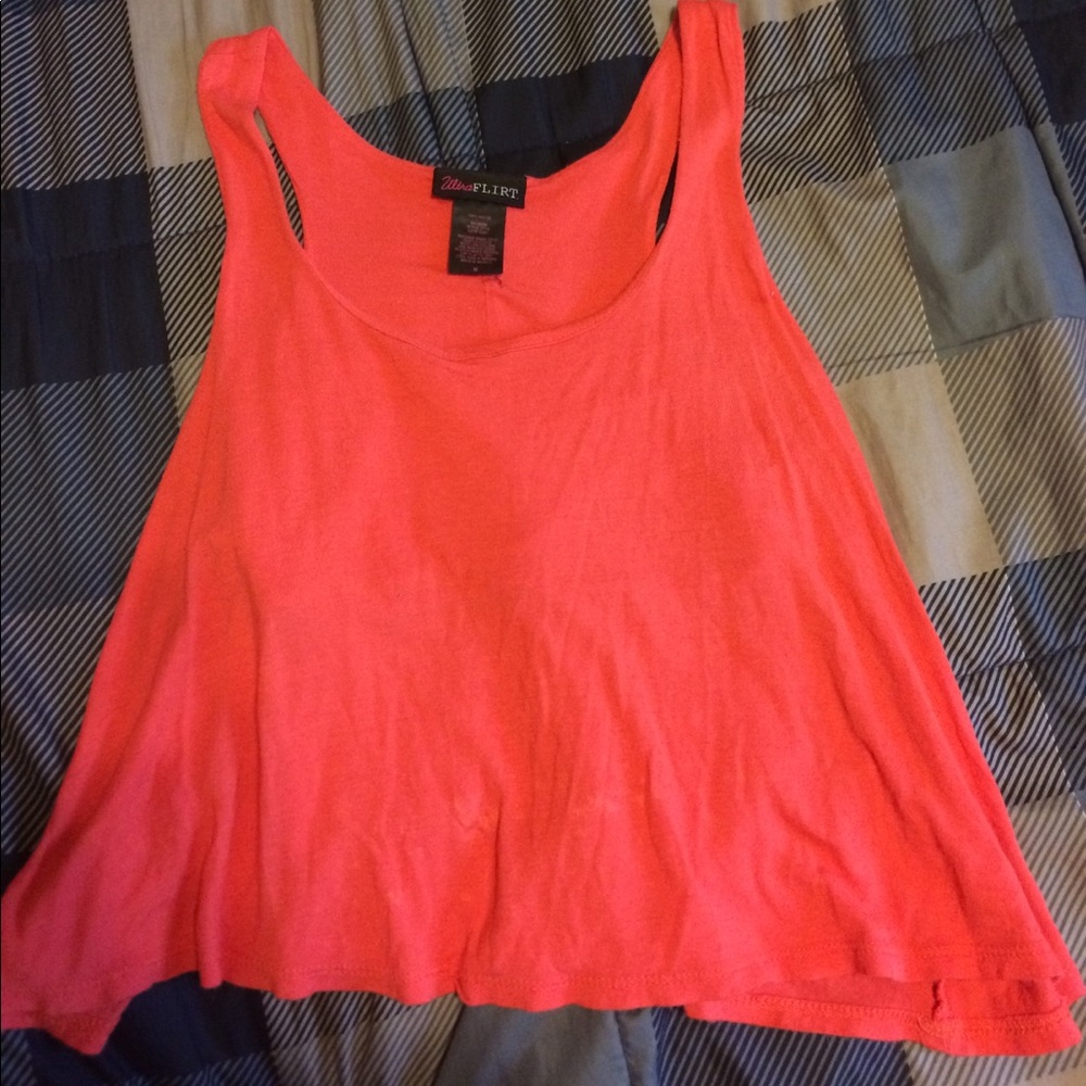 Loose fitting coral crop top!!