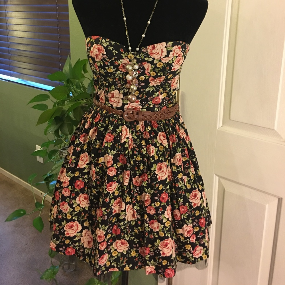Bundle! Strapless Floral Dress & Necklace