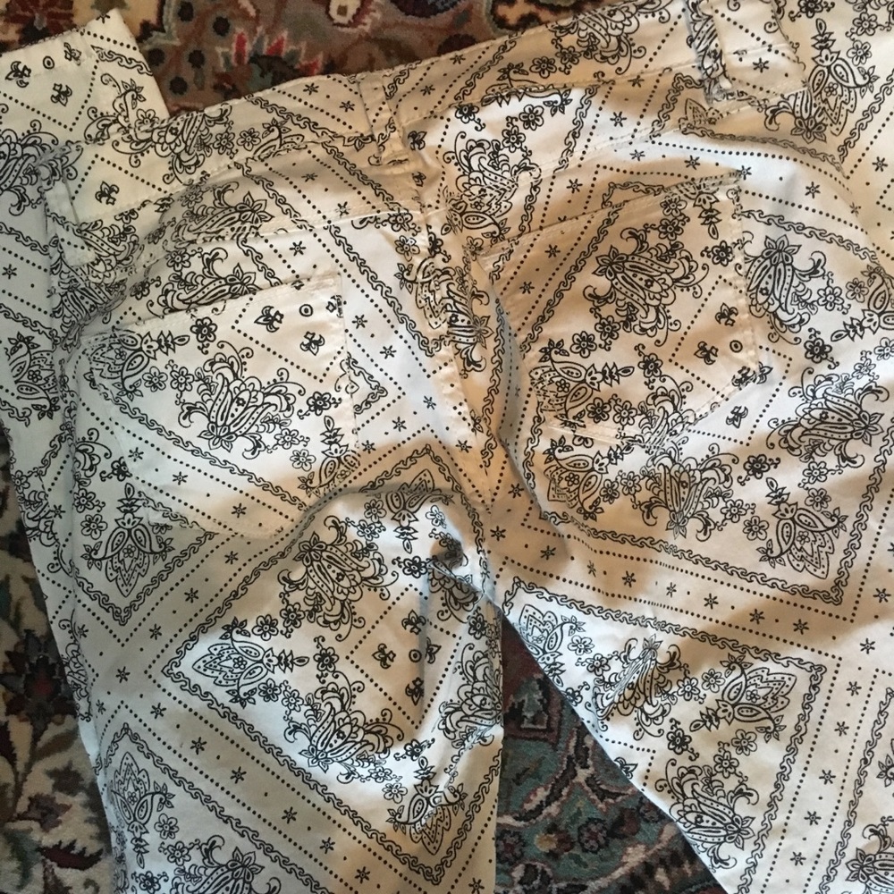 Fun pattern pants from Spain! - Picture 2 of 3