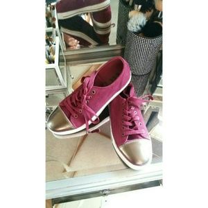 l e a t h e r t o e // s n e a k e r s