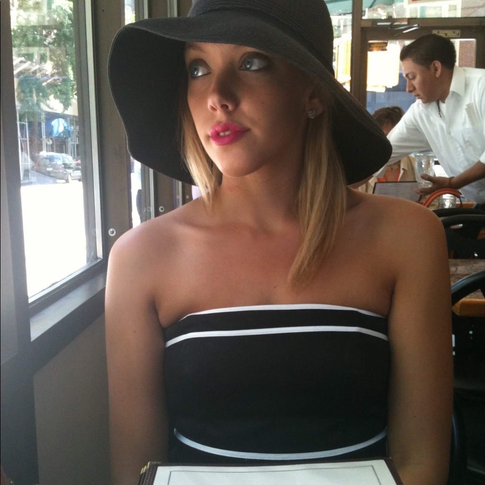 White House Black Market gorgeous Strapless