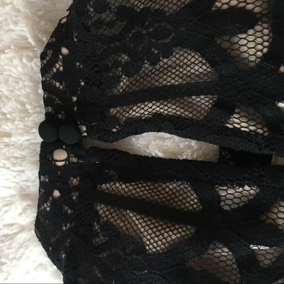 *BEST OFFER TAKES IT*Black Lace Top - Picture 3 of 4