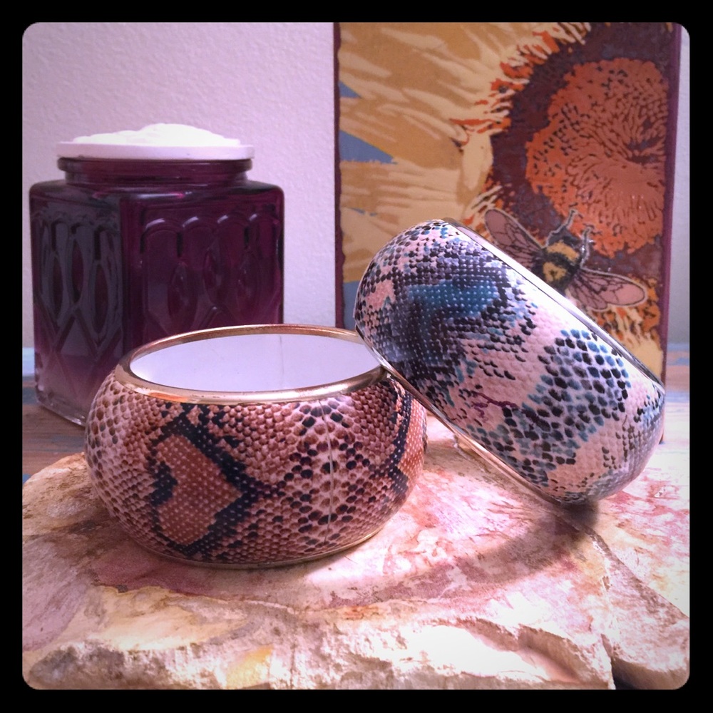 New York & Comp Slither into Your Heart Bangle Duo