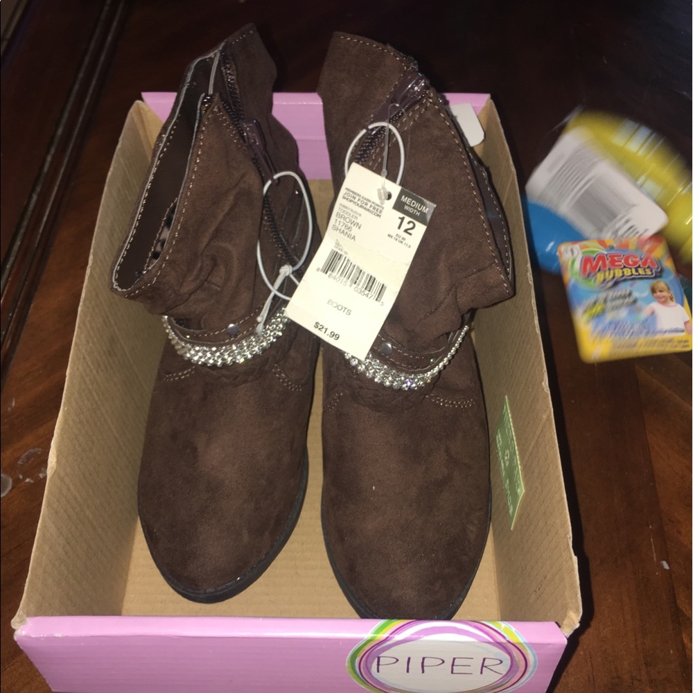 NWT brown rhinestone boots