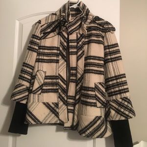 Super cute winter coat- black and white sz M