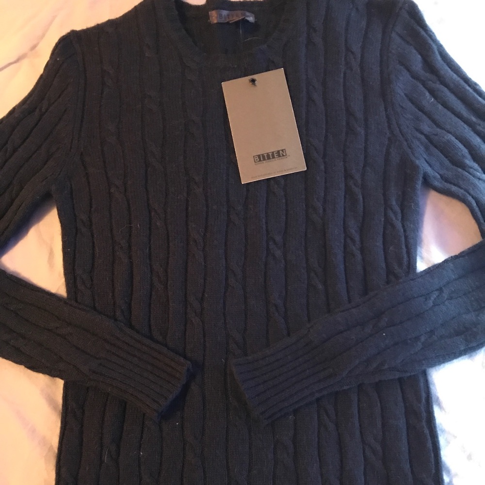 BNWT Bitten sweater small navy blue!