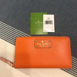 NWT Kate Spade Wellesley Neda Wallet Orange