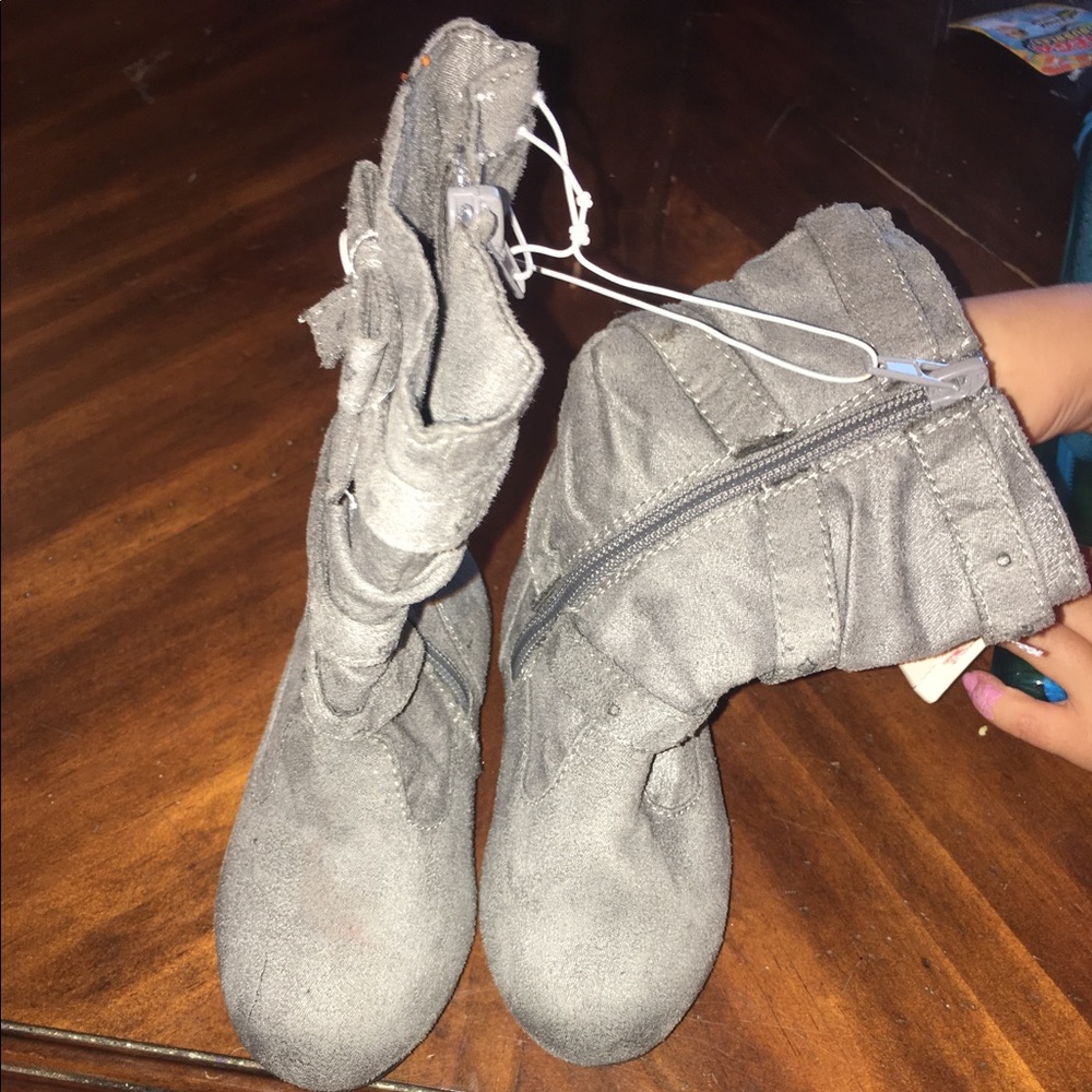 NWT girls grey bow boots