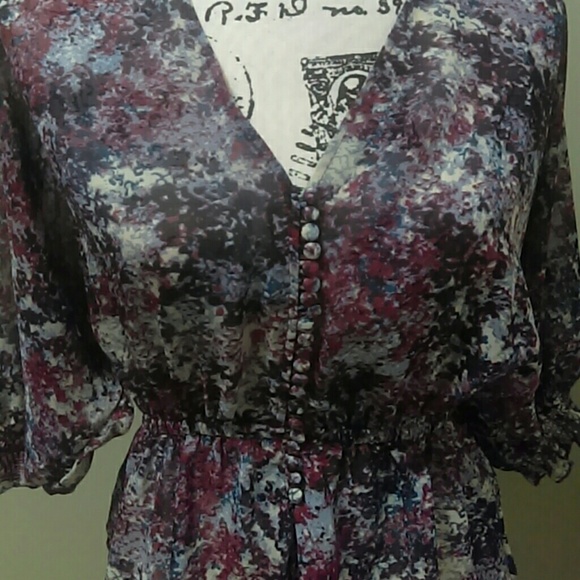Blouse - Picture 2 of 3