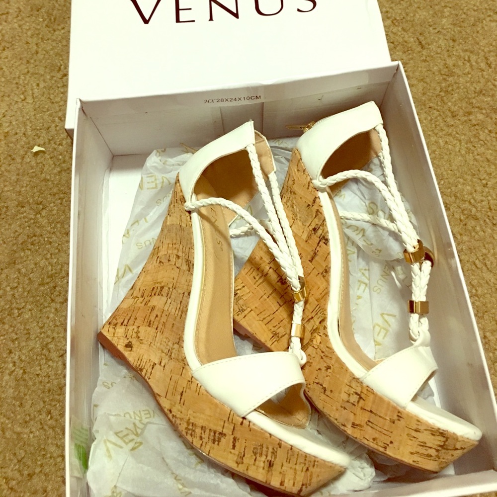 Venus shoes