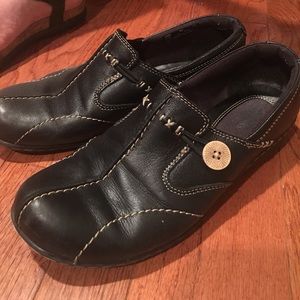 Clarks black clogs