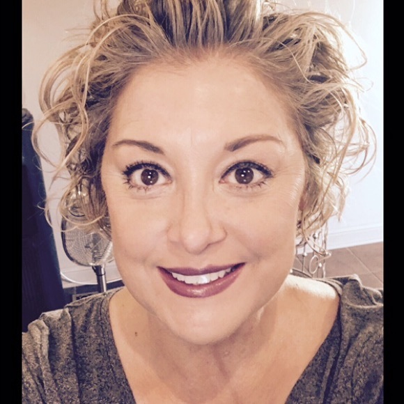Meet your Posher, Michelle - Picture 1 of 1