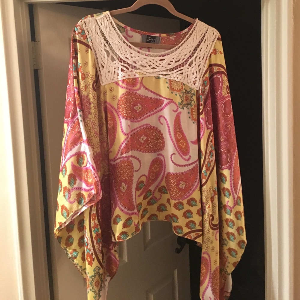 Flowy printed scarflike top