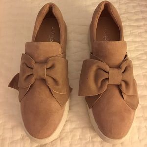 Pink Suede sneakers with bow, worn once