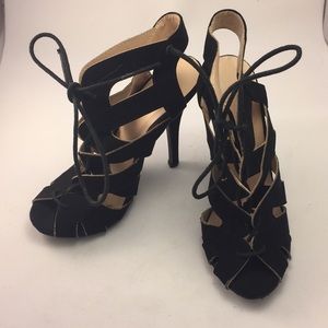 Black Strap Heels!! 👠