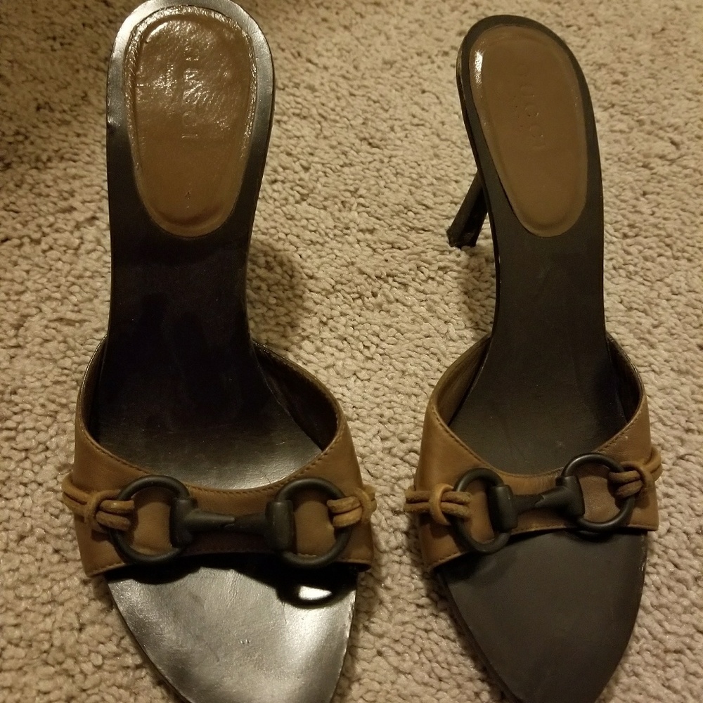 Gucci sandals size 6