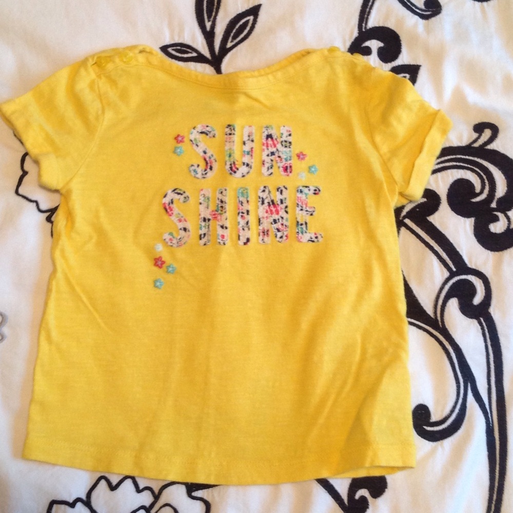 💔SOLD💔️Gap Sunshine T-shirt
