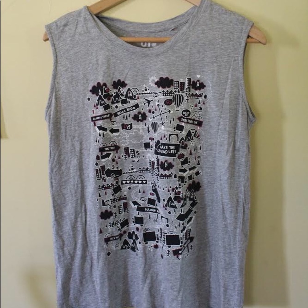 Uniqlo Graphic Tee