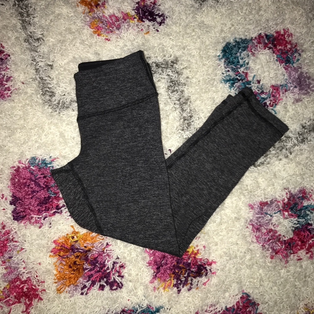 Lululemon reversible wunder under crop size 2