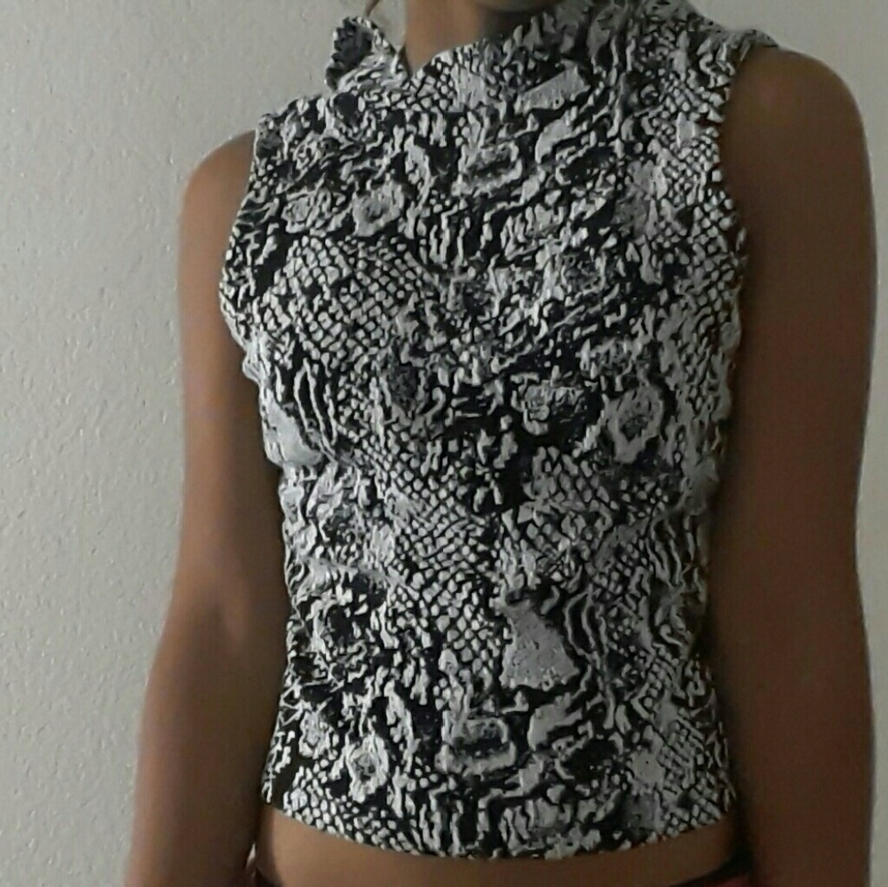 Cropped Halter Top