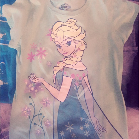🔥3️⃣ Frozen t-shirts!!3️⃣🔥 - Picture 3 of 6