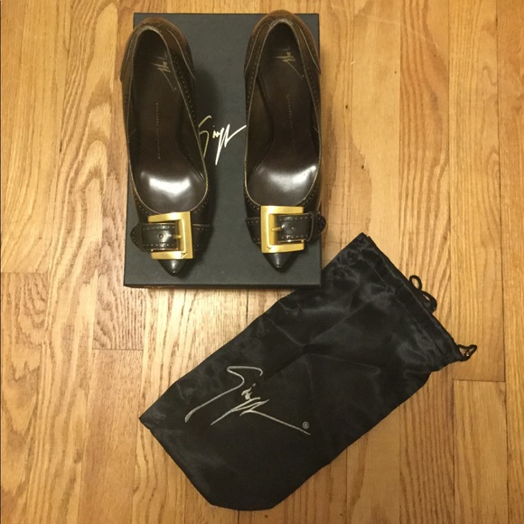 Giuseppe Zanoti Pumps with/Gold Buckle - Picture 1 of 3