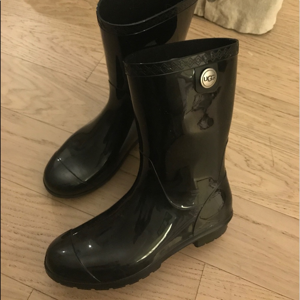 Ugg rain boots
