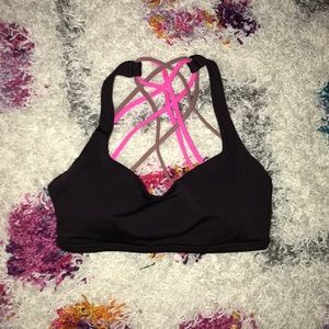 Lululemon free to be wild bra size 4