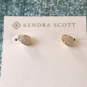 KENDRA SCOTT Stud Stone Earrings