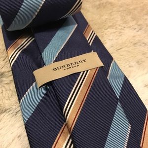 Made in England 100% Silk Burberry Tie 🇬🇧
