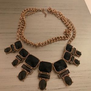 Back double chain bib necklace
