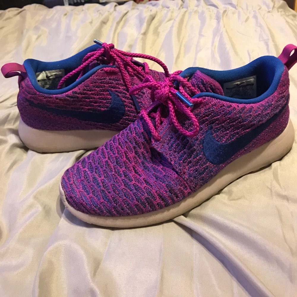 📣Nike flyknit roshe run📣3.99 shipping