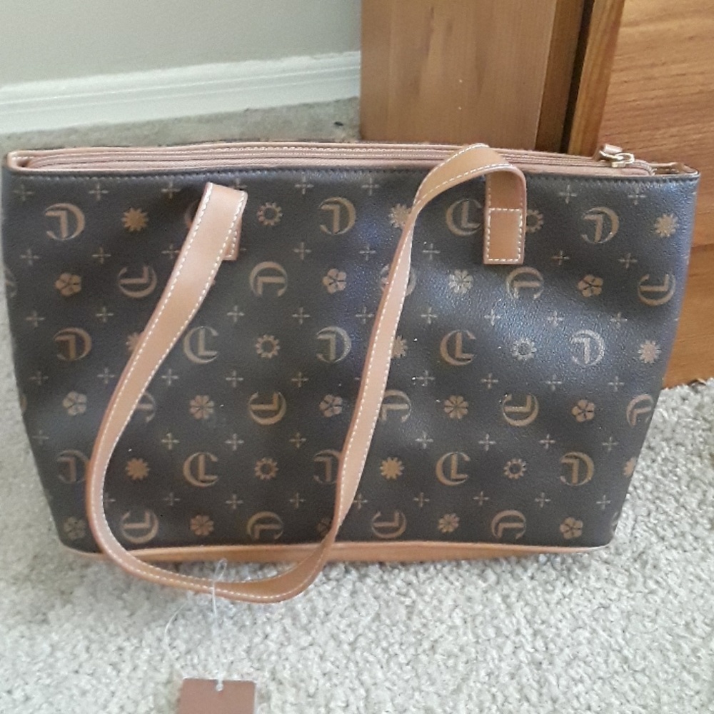 Carryland Handbag