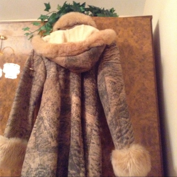Shearling - Picture 3 of 4