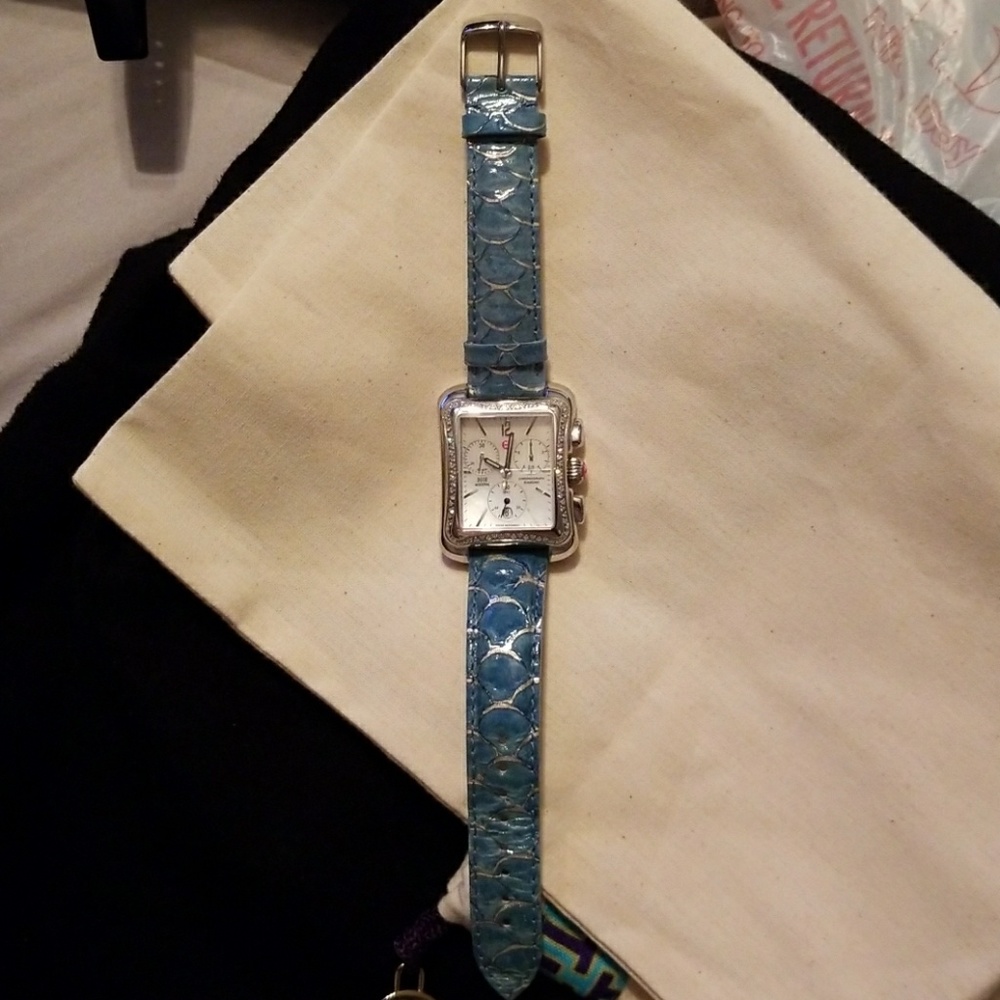 Watch - Picture 2 of 3