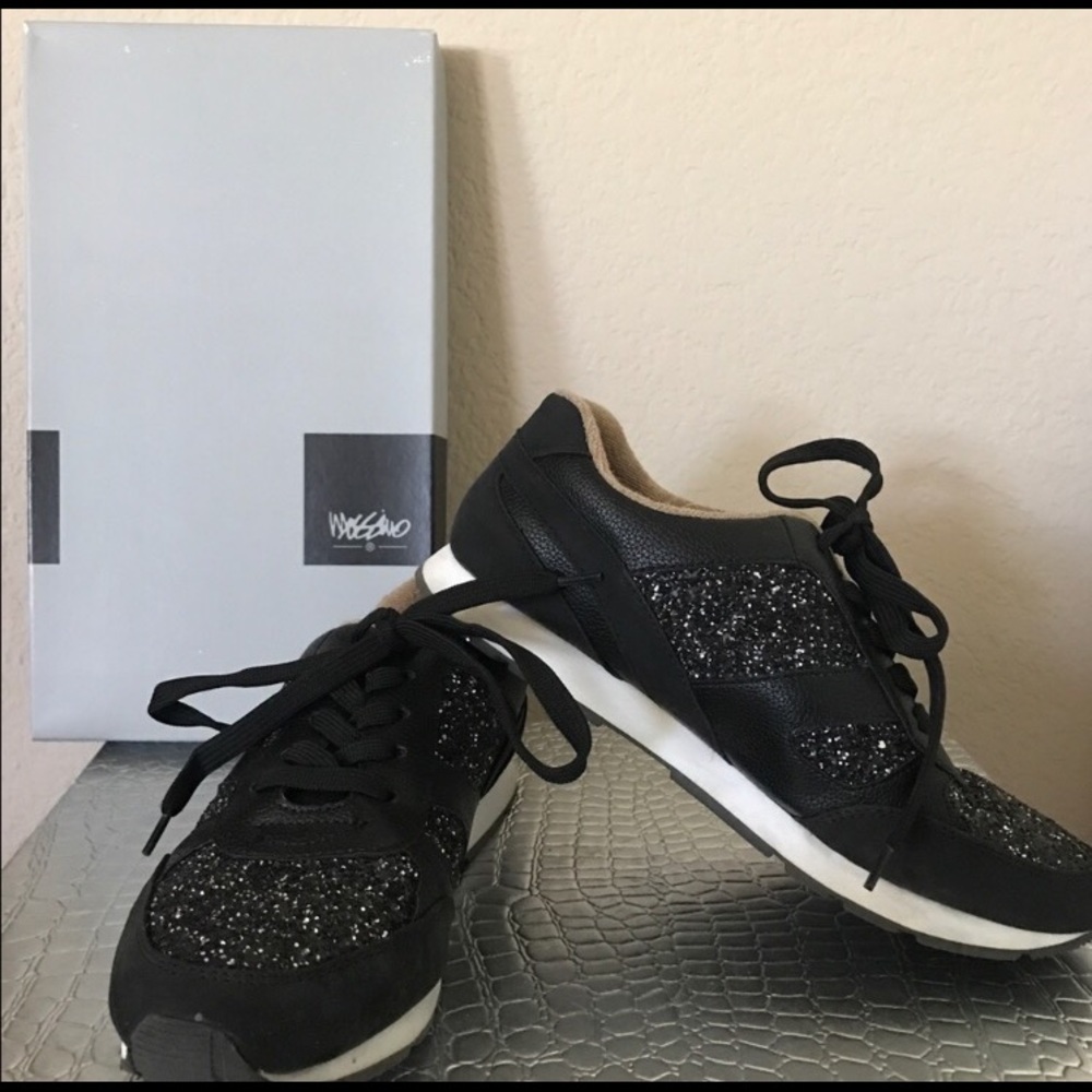 💥💥price reduction. Black glitter sneaker