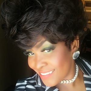 Meet your Posher, Selena