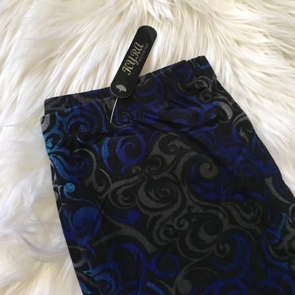 Blue swirl leggings 💙💙 - Picture 2 of 5