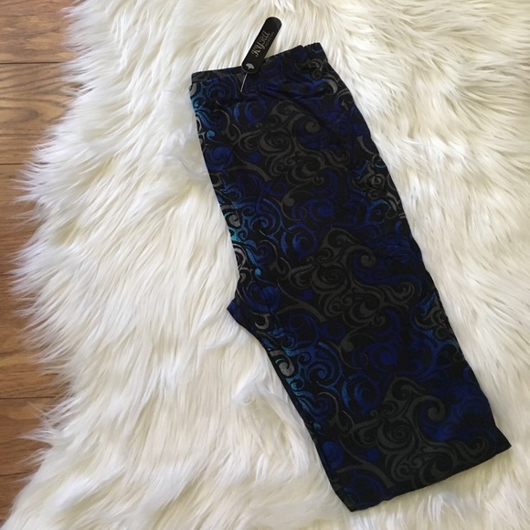 Blue swirl leggings 💙💙 - Picture 4 of 5