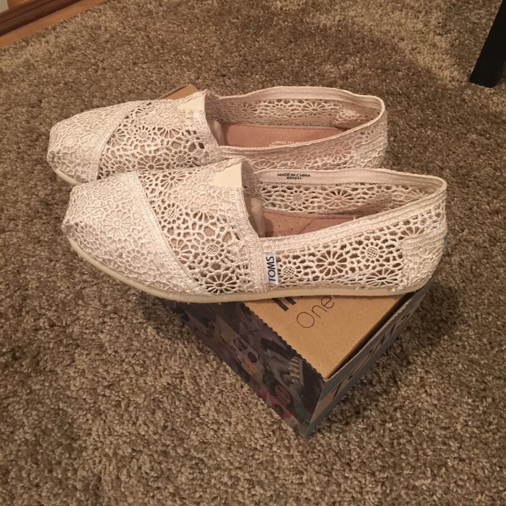 Lace Toms