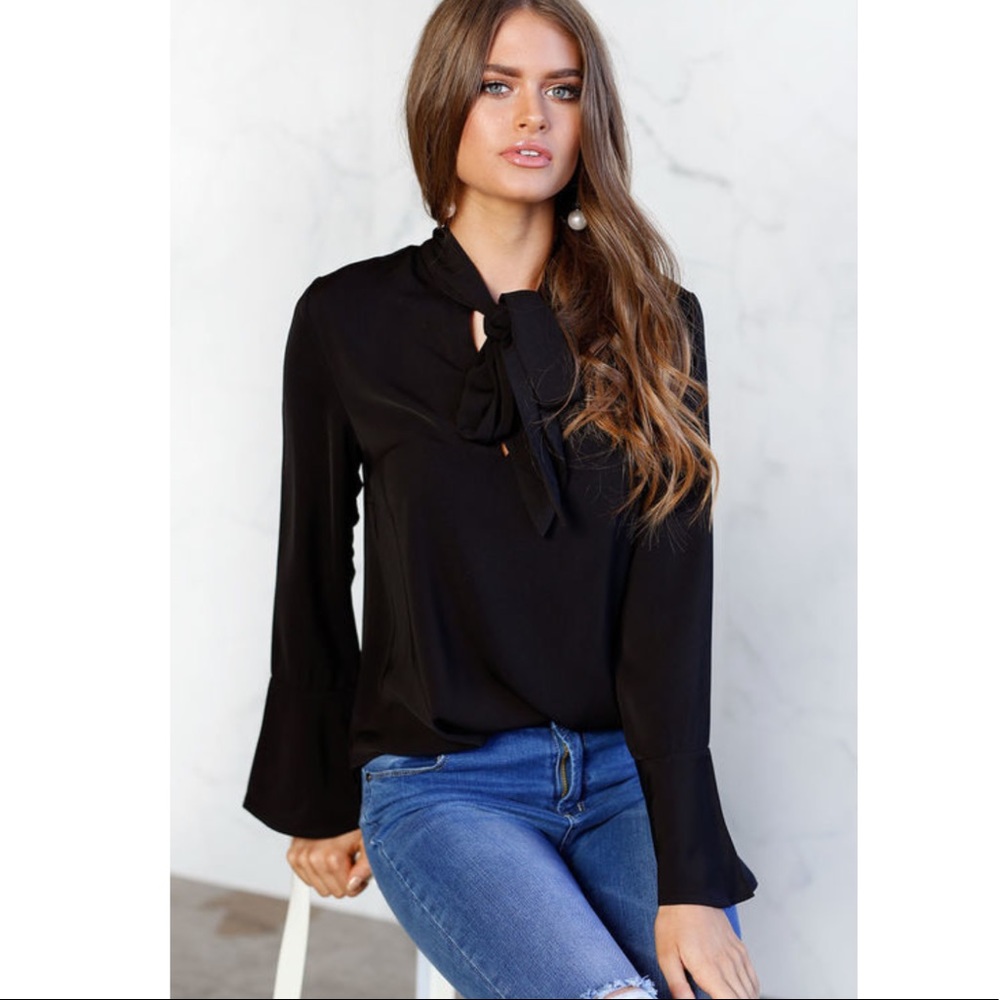 🎈SALE 🎈Elegant Pussy Bow Tie Blouse ❤️Restocked - Picture 2 of 4