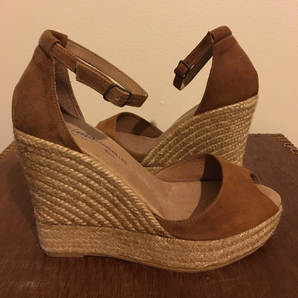 Tan Wedges