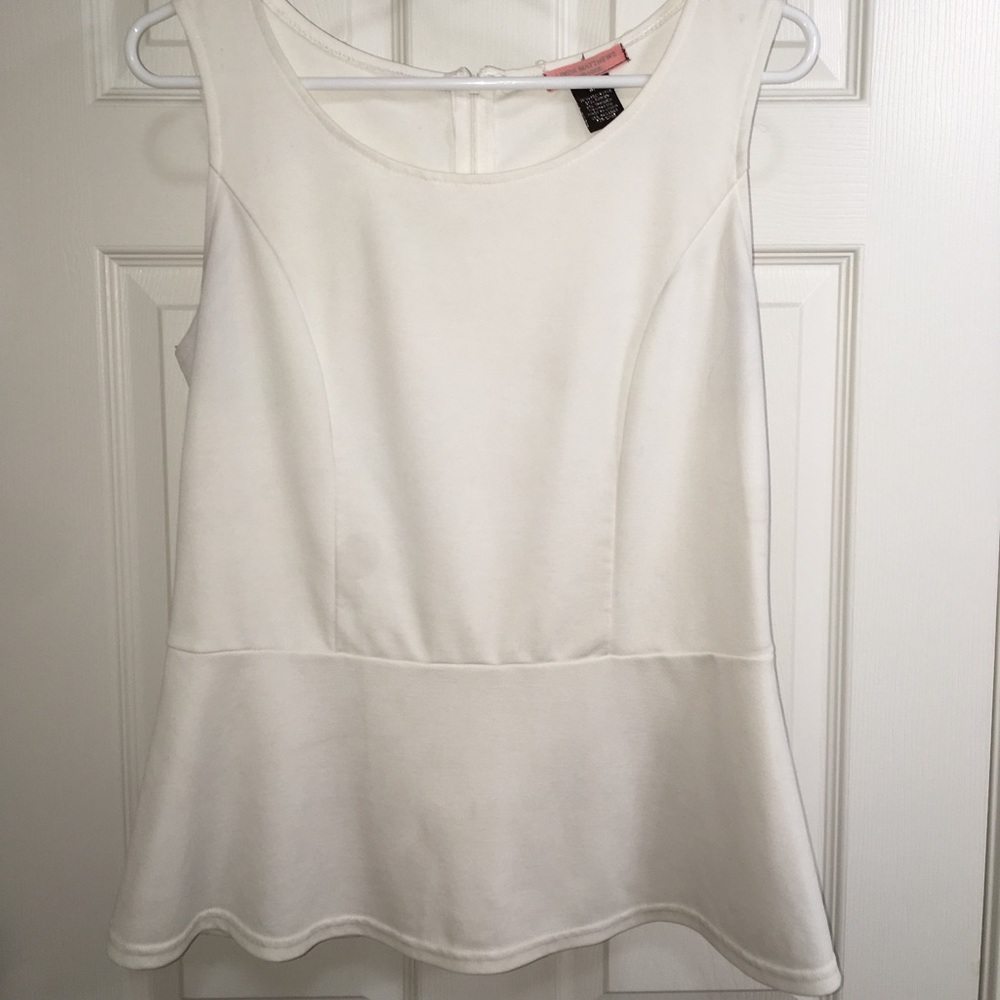 WHITE PEPLUM ZIPPER-BACK SLEEVELESS BLOUSE