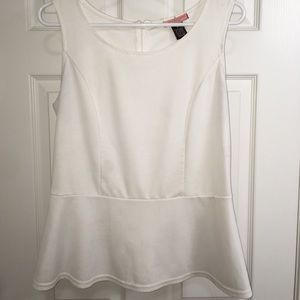 WHITE PEPLUM ZIPPER-BACK SLEEVELESS BLOUSE