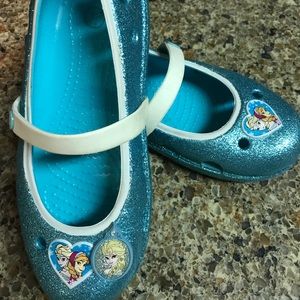 Girls Frozen Crocs