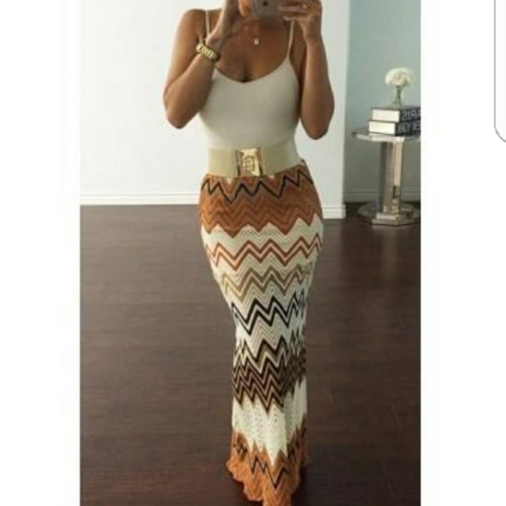 Mid waist skirt