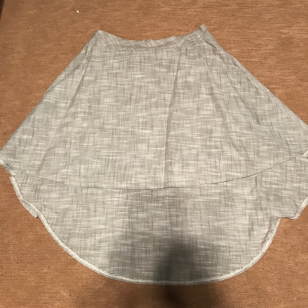 High waisted grey skirt