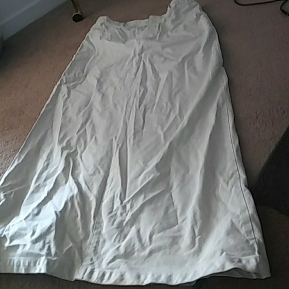 Long skirt - Picture 1 of 3